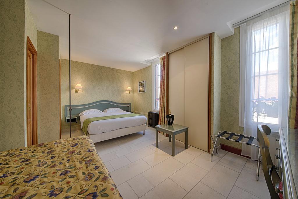 Logis Le Tadorne Hotel Piney Exterior foto