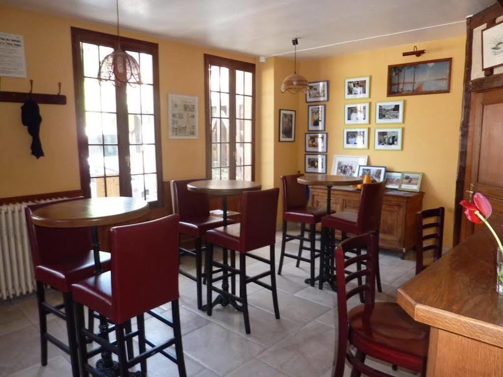 Logis Le Tadorne Hotel Piney Exterior foto